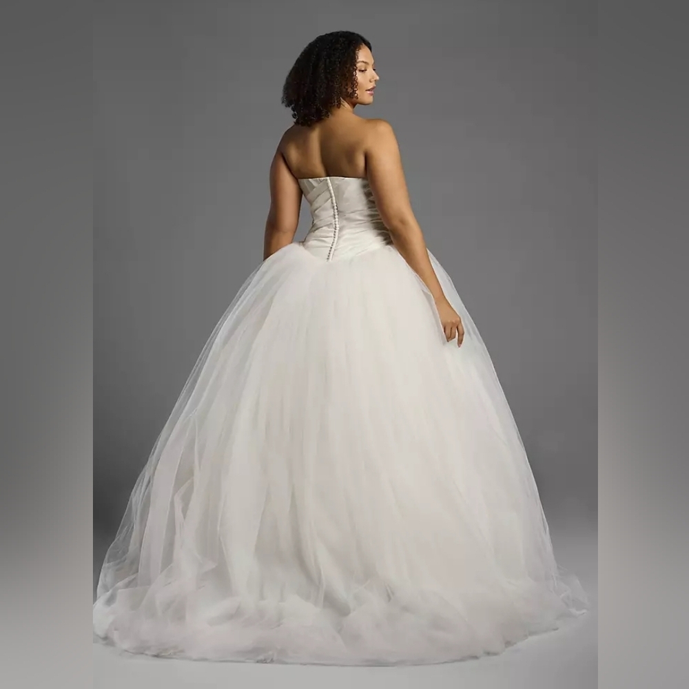Vera Wang Strapless Ball Gown Wedding Dress Taffeta Tulle NWT Sz 12 Soft White - Picture 3 of 12